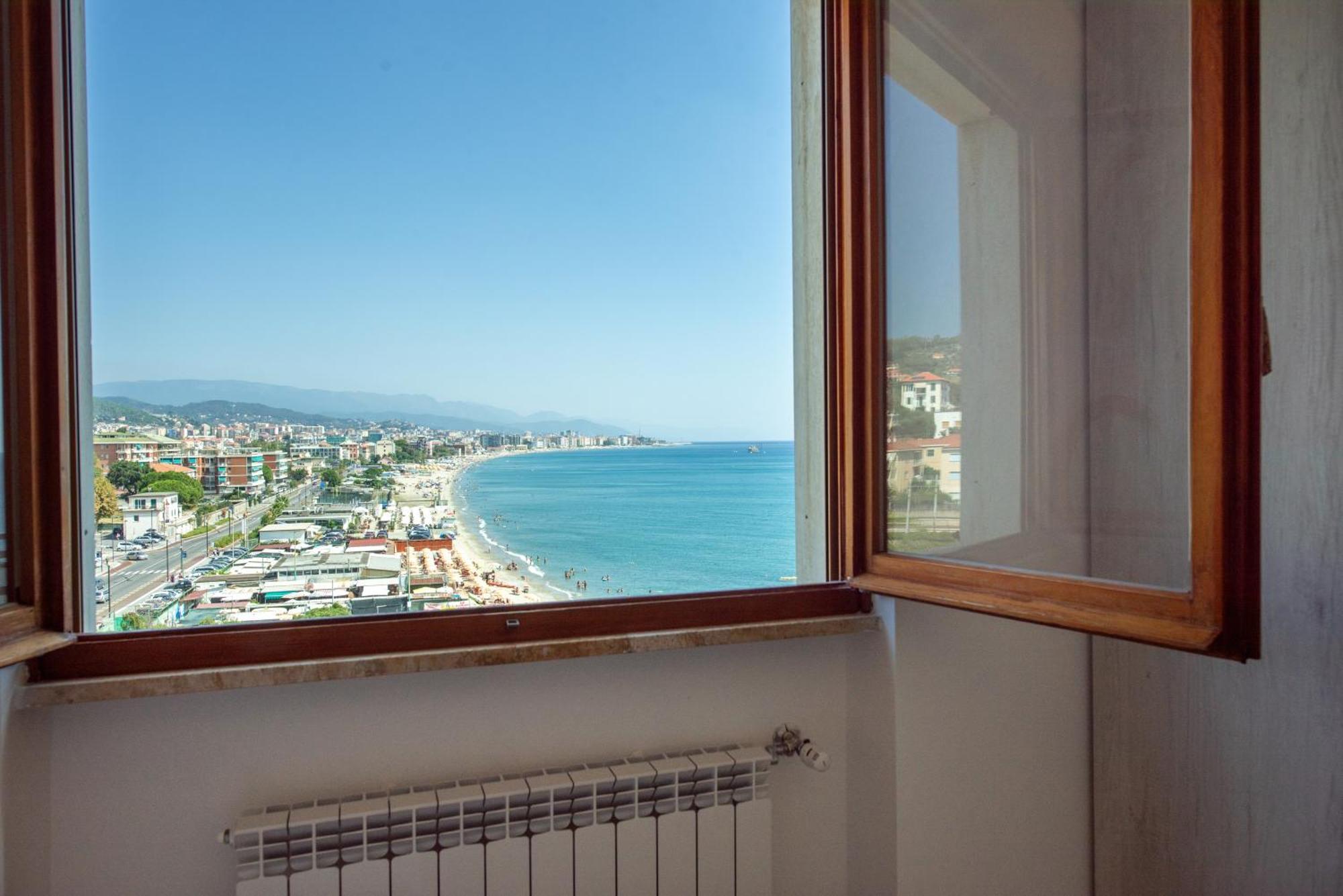 You And The Sea Savona Exterior foto