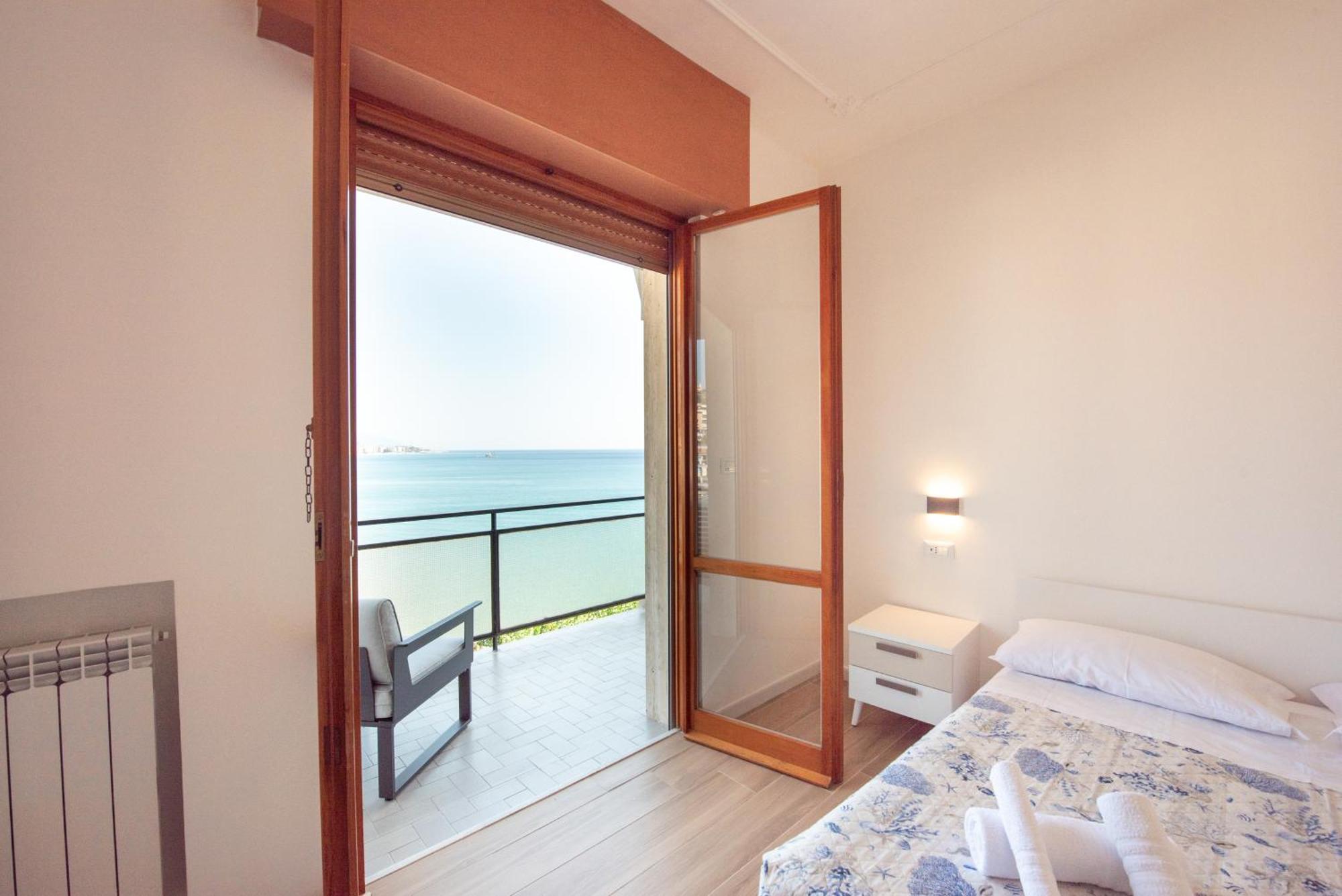 You And The Sea Apartamento Savona Exterior foto